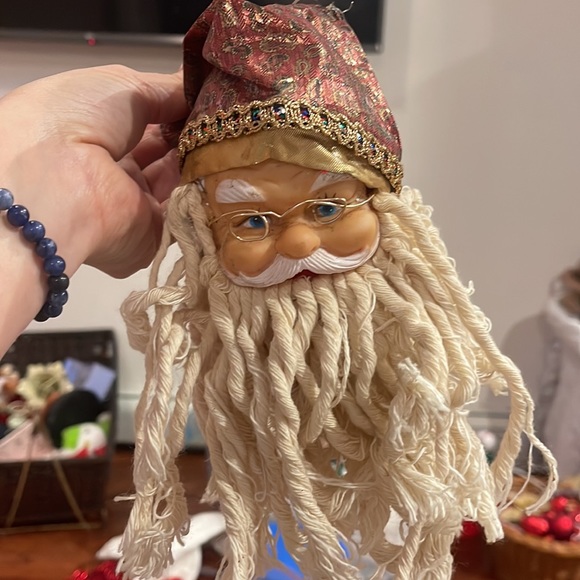 2 Santa Claus Victorian Yarn Collectors Ornaments - Picture 2 of 3